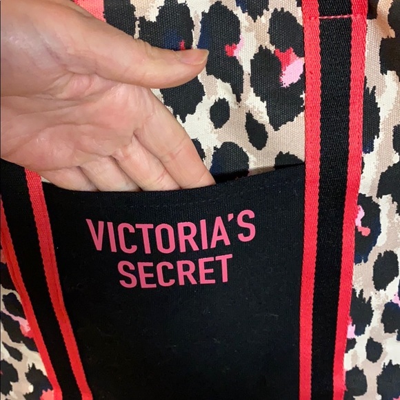 NWT VS Print Leopard Canvas Tote w Zipper - Picture 3 of 6